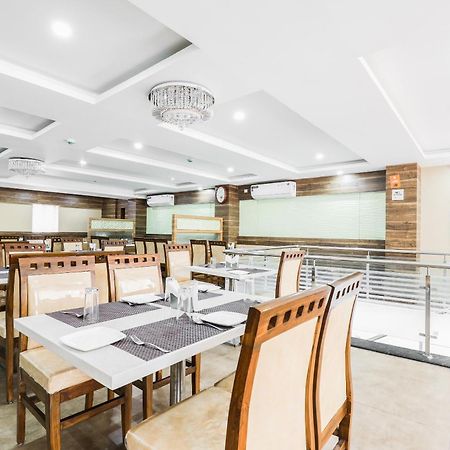 OYO 14244 Loya Legend Hotel Haiderabad Buitenkant foto