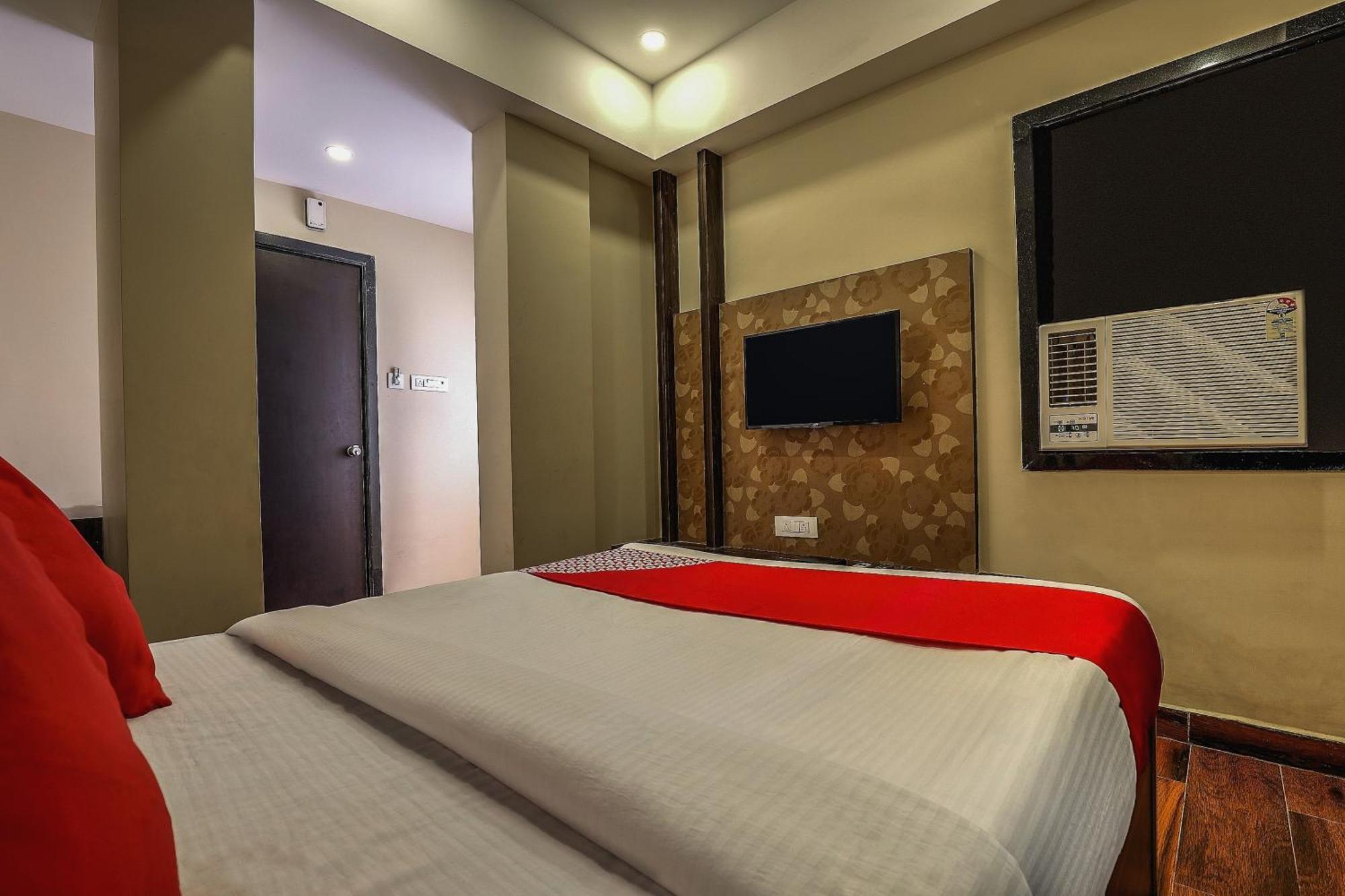 OYO 14244 Loya Legend Hotel Haiderabad Buitenkant foto