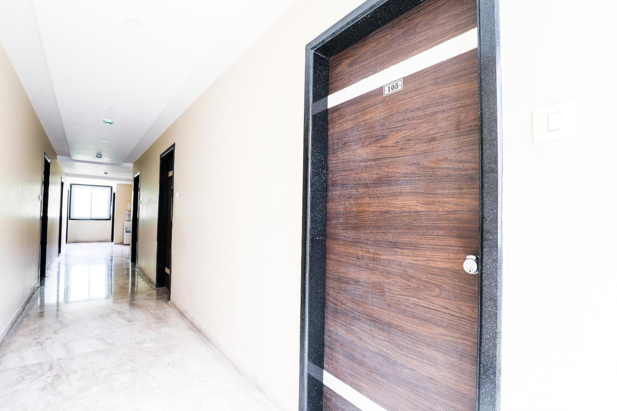 OYO 14244 Loya Legend Hotel Haiderabad Buitenkant foto