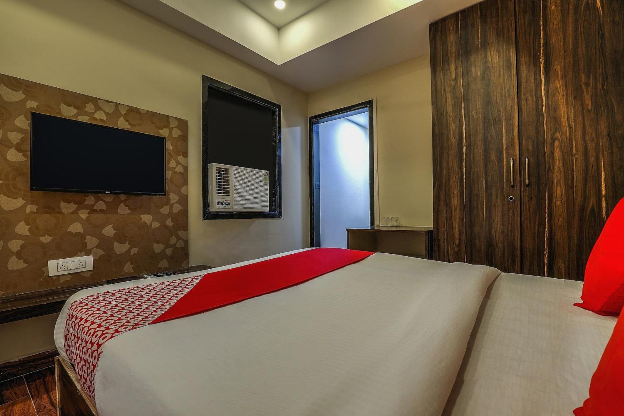 OYO 14244 Loya Legend Hotel Haiderabad Buitenkant foto