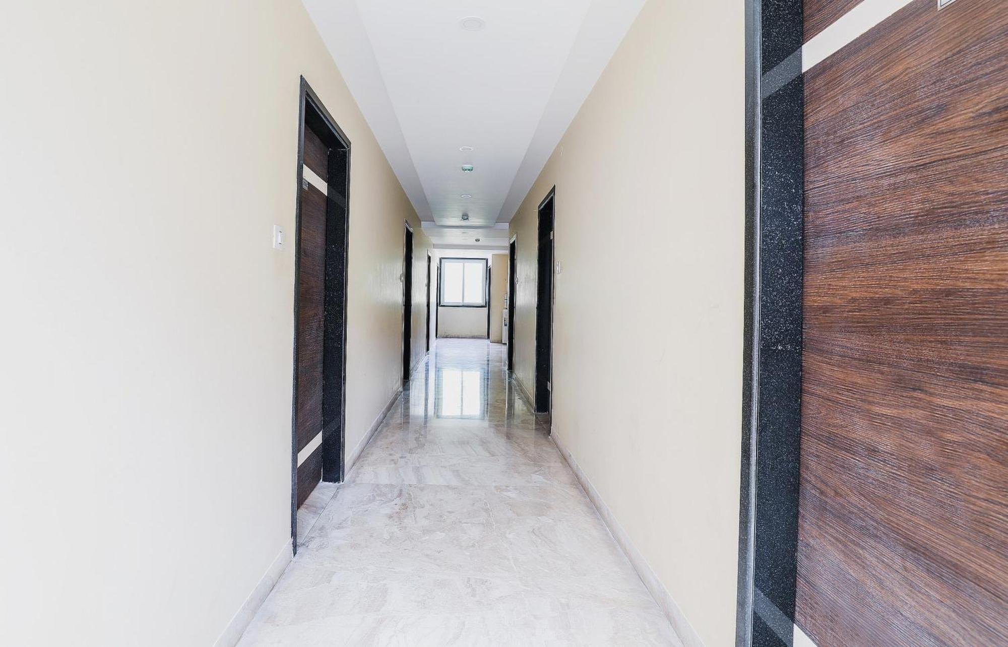 OYO 14244 Loya Legend Hotel Haiderabad Buitenkant foto