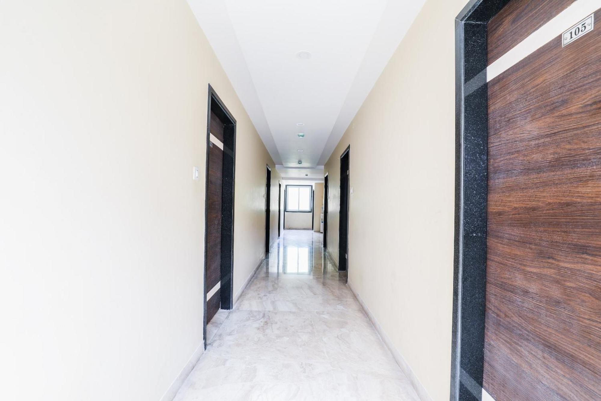 OYO 14244 Loya Legend Hotel Haiderabad Buitenkant foto